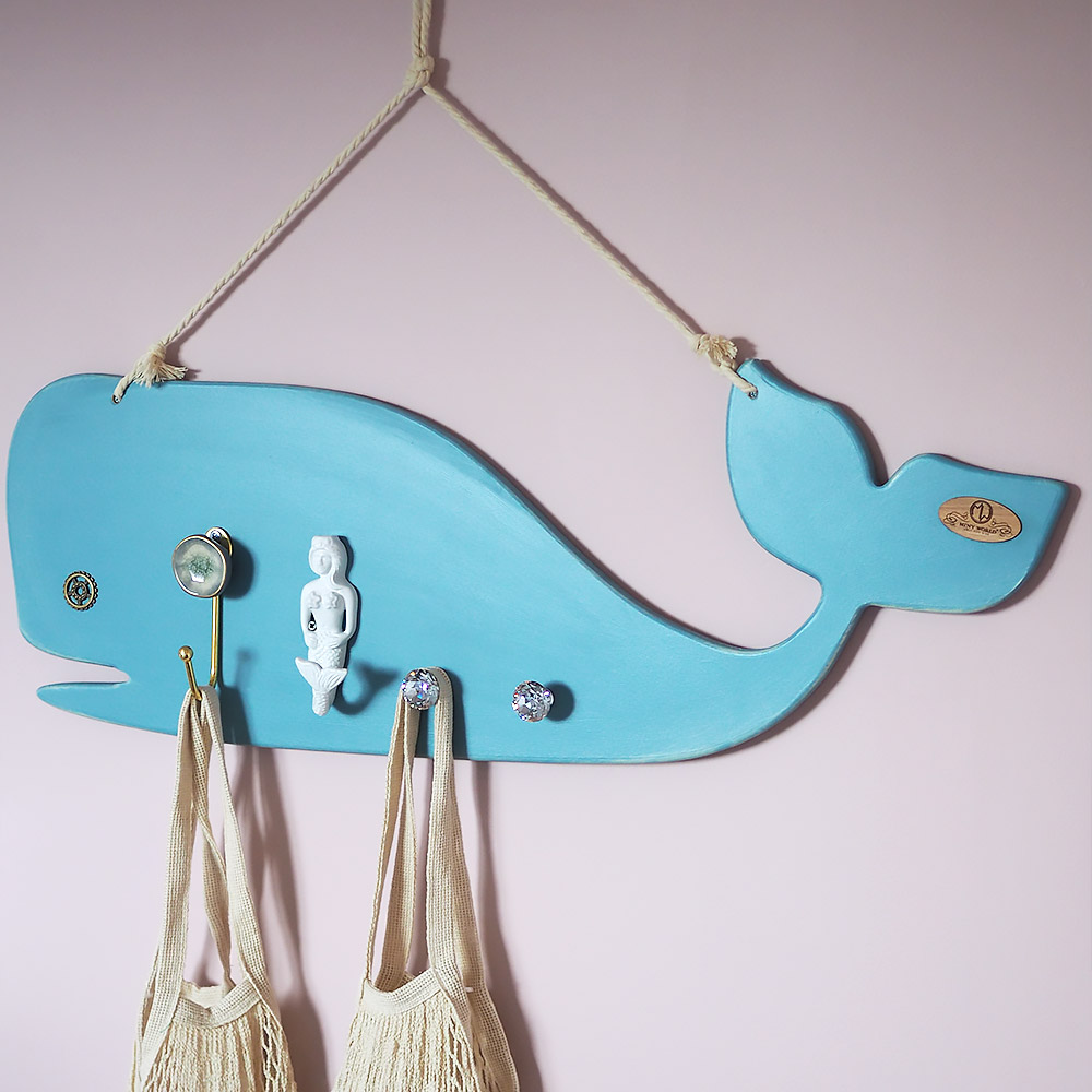 maritime-bedroom-wooden-whale-wall-hanger
