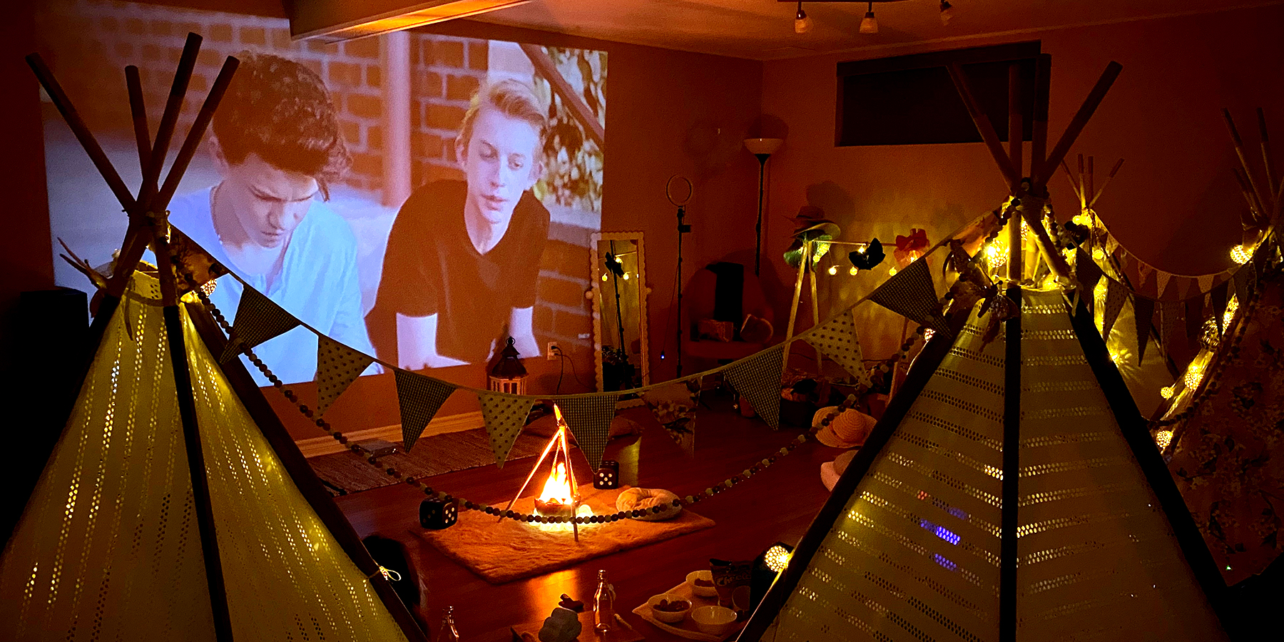 Tepee_party_videoprojector_movienight_1