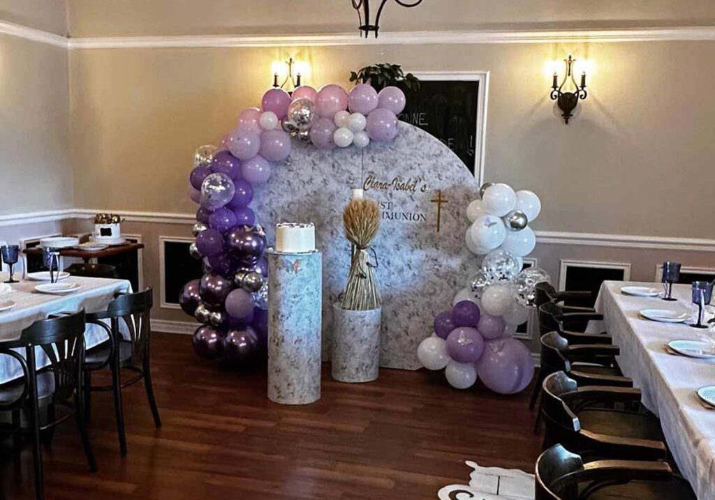 Round backdrop panels and cake stands for events